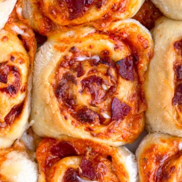 overhead view of pizza buns