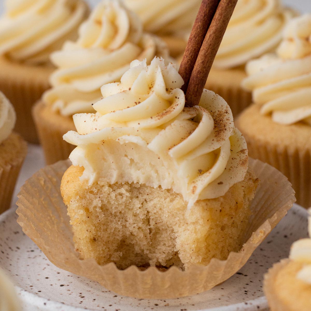 Eddingtons Présentoir à cupcake en forme de fusée Eddingtons Présentoir à cupcake en forme de fusée